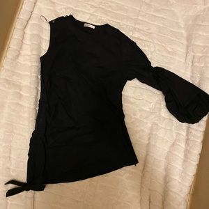 Single balloon sleeve top